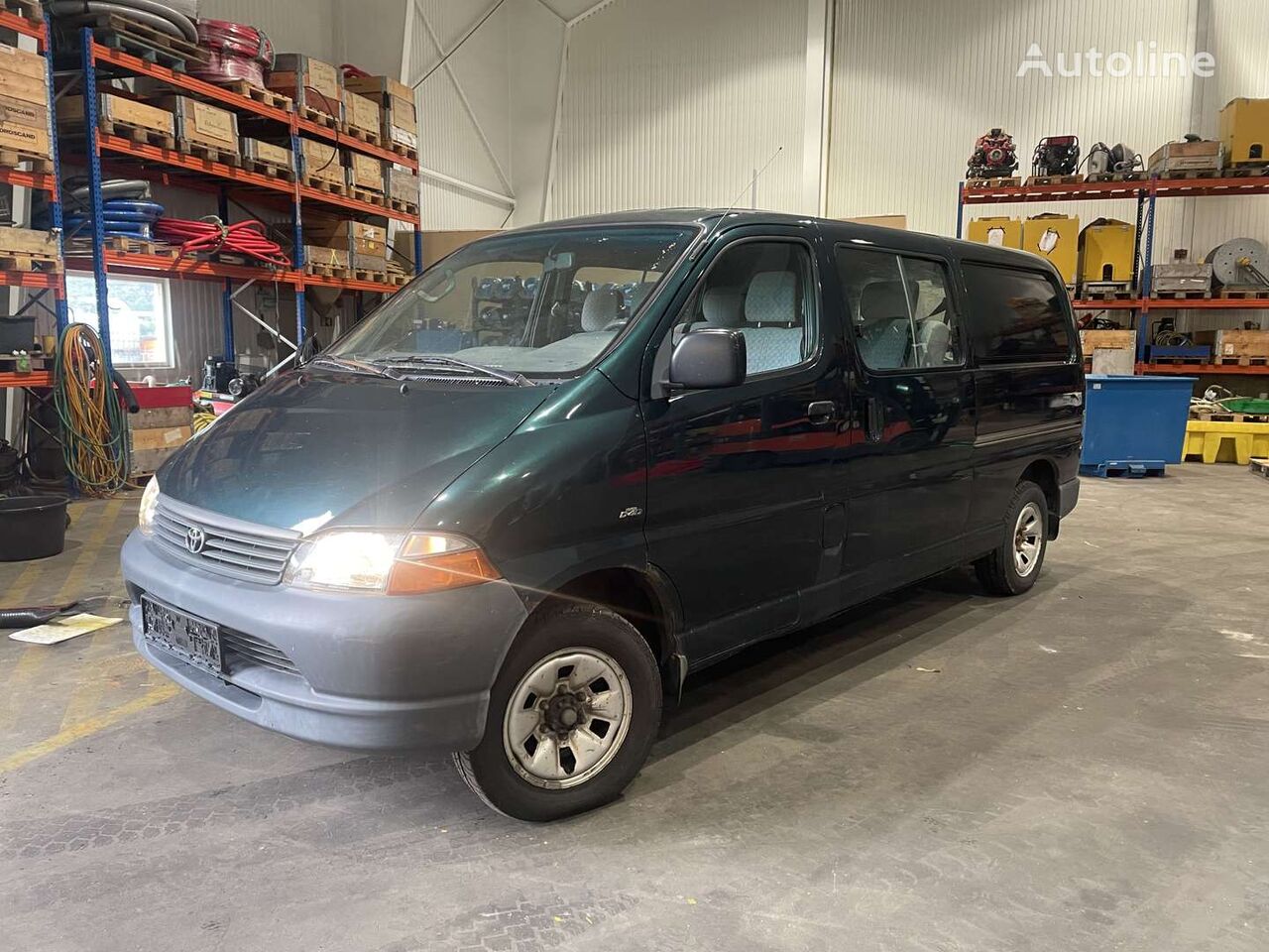 Toyota Hiace kombi minibus