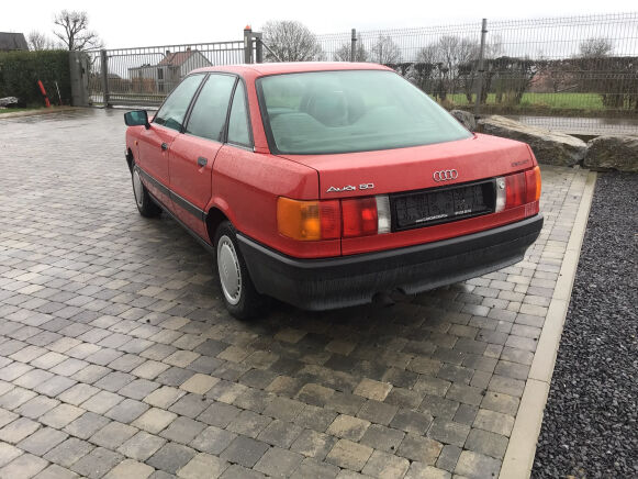 Audi 80 sedan