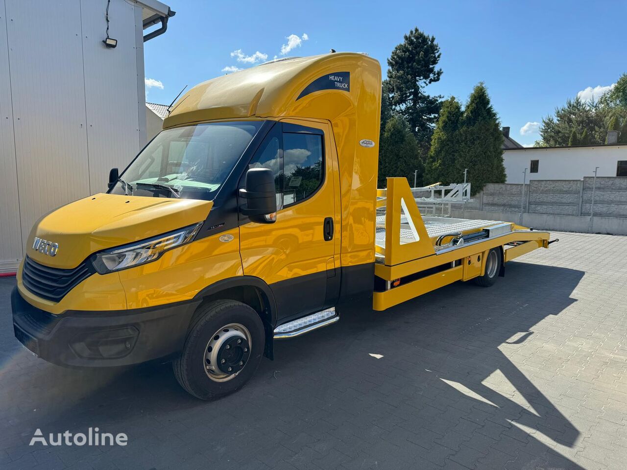 novi IVECO 70C18H/P autotransporter