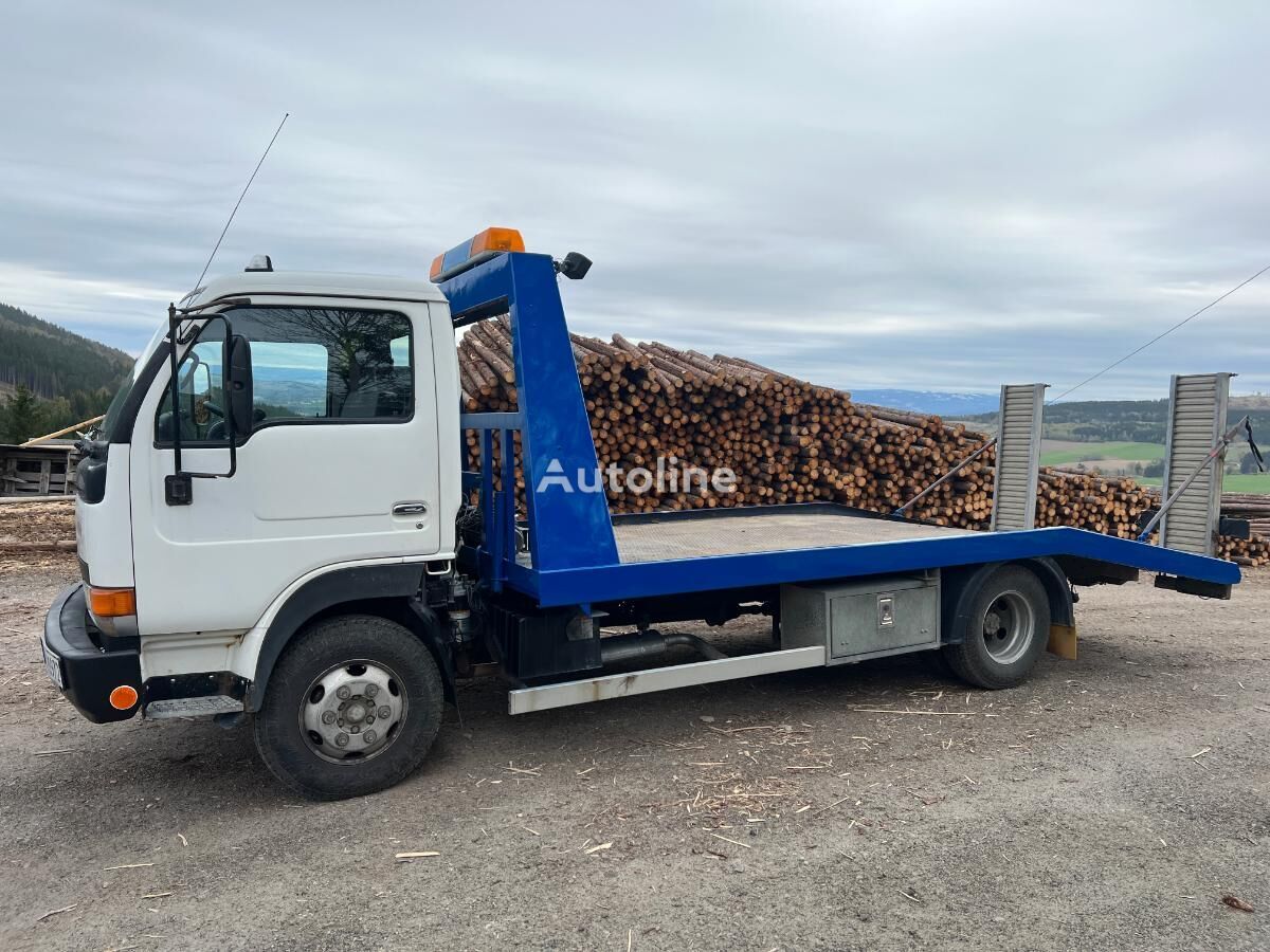 Nissan U714 biltransporter autotransporter