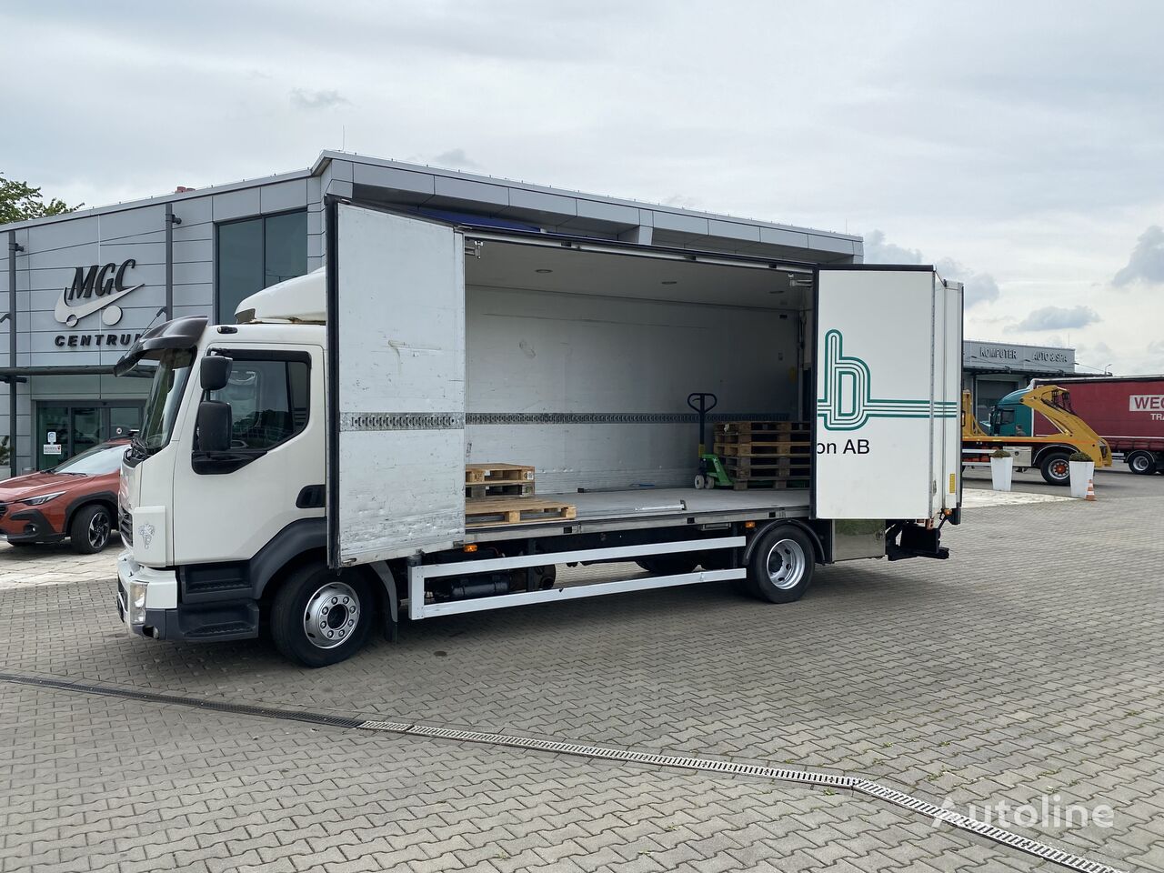 Volvo FL 240 / OPENED SIDE / EURO 4 / MANUAL kamion furgon