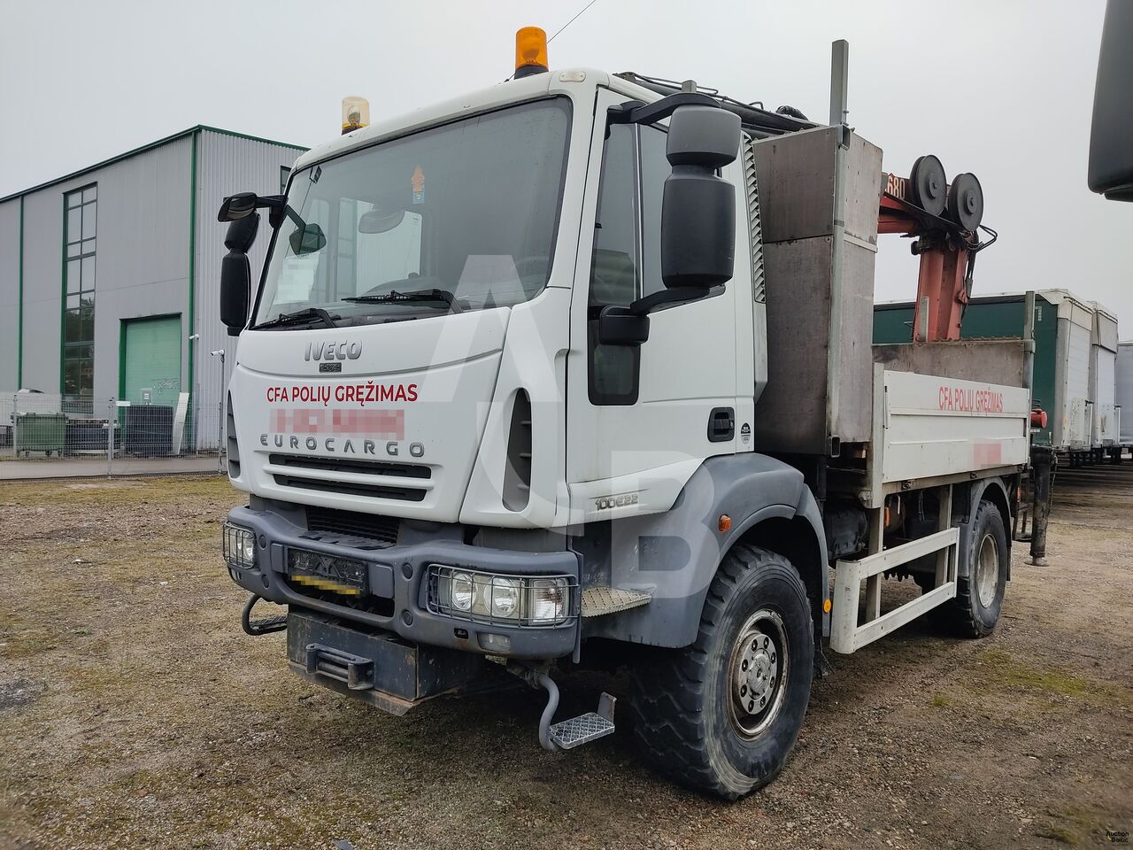 IVECO ML100E22 kamion s ravnom platformom